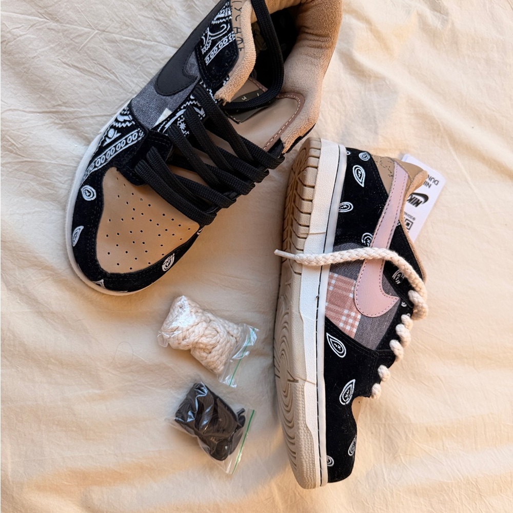 Nike xTravis Scott colab cactus jack low dunk